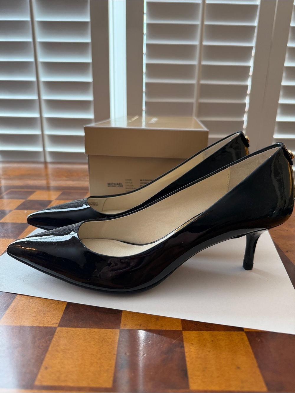 MICHAEL Michael Kors Black Patent Leather Pointed-Toe Kitten Heel Pumps